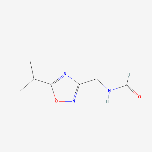 N-[(5-propan-2-yl-1,2,4-oxadiazol-3-yl)methyl]formamide (CAS: 122384-65-0) - Chemical Structure and Molecular Formula 